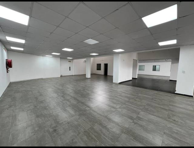 600M² WAREHOUSE TO LET IN FERNDALE